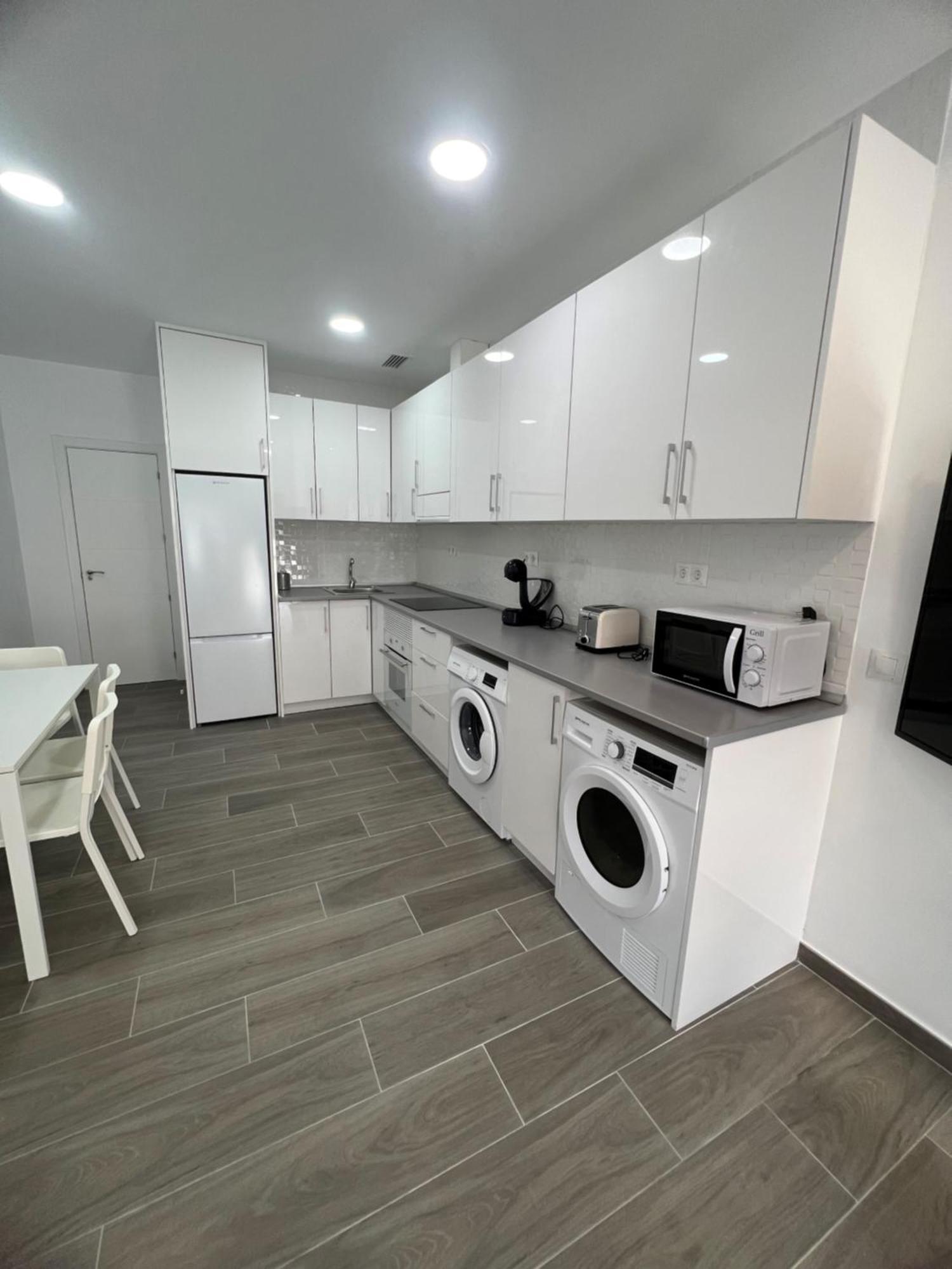Apartamentos Montalvo Metropolis A Torremolinos Luaran gambar